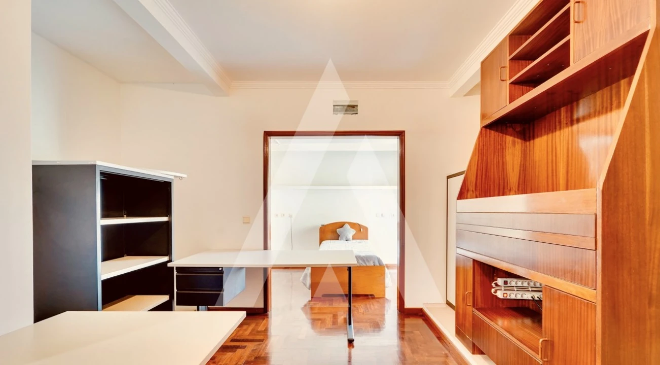 Moradia T4 para Venda em Oliveirinha Foto 7