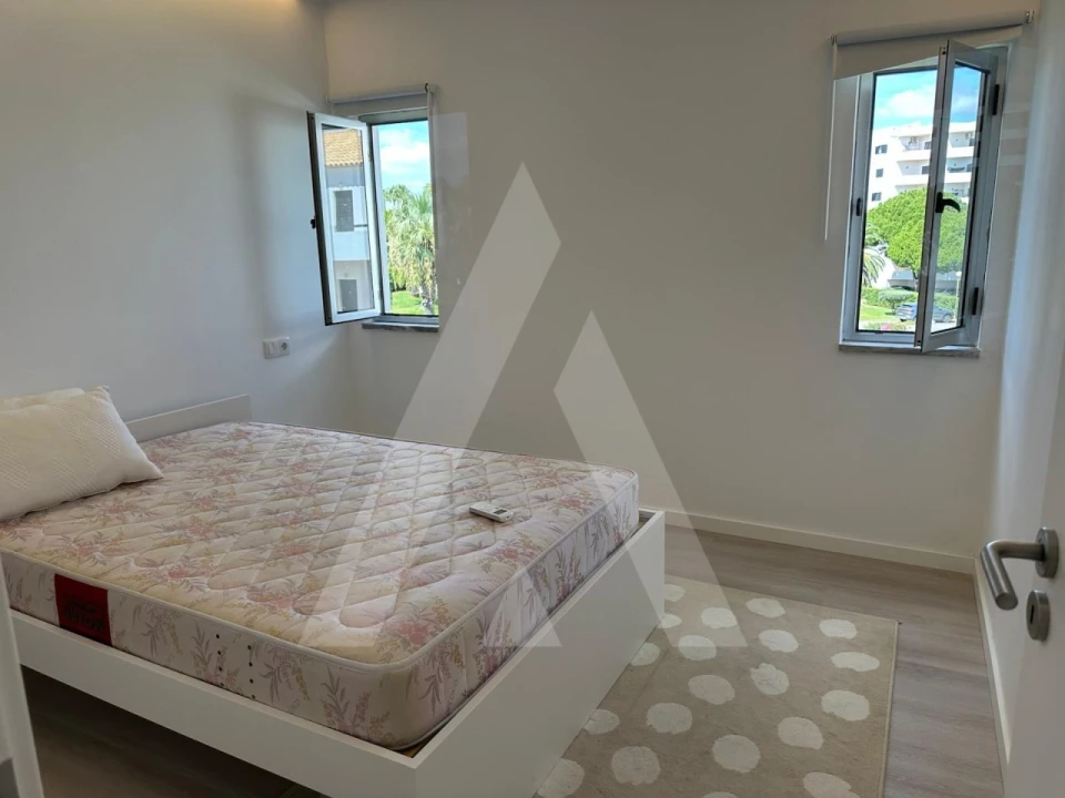 Apartamento T2 para Arrendamento em Quarteira Foto 3