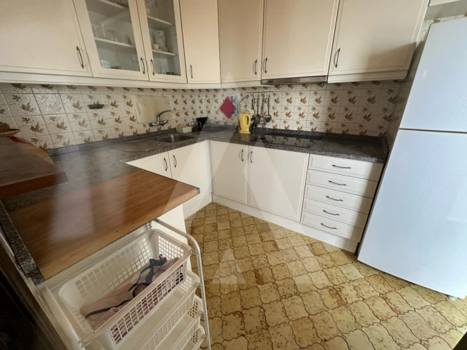 Apartamento T2 para Arrendamento em Quarteira Foto 7