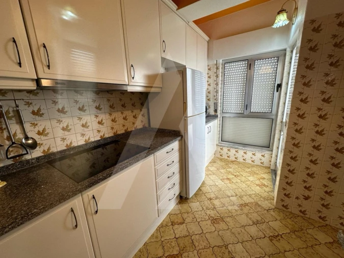 Apartamento T2 para Arrendamento em Quarteira Foto 8