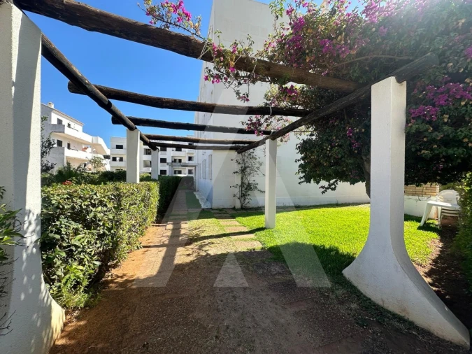 Apartamento T2 para Arrendamento em Quarteira Foto 13