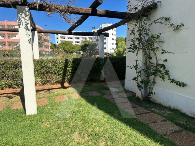 Apartamento T2 para Arrendamento em Quarteira Foto 19