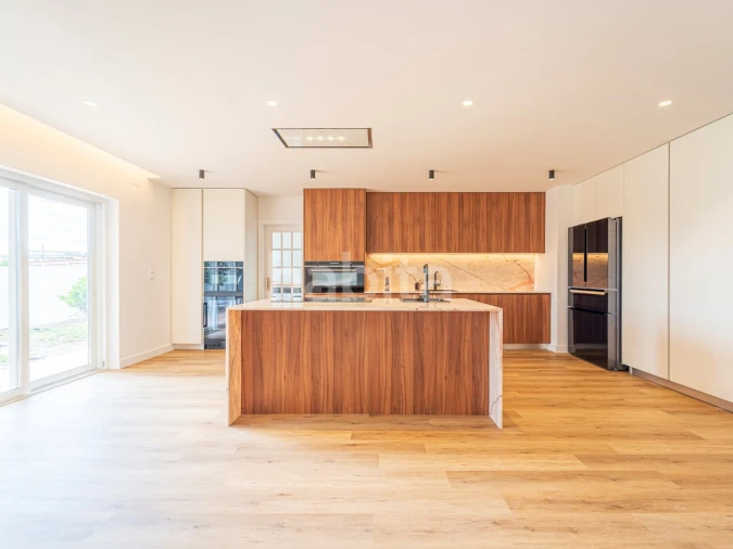 Moradia T4 para Venda em Salvaterra de Magos e Foros de Salvaterra Foto 1