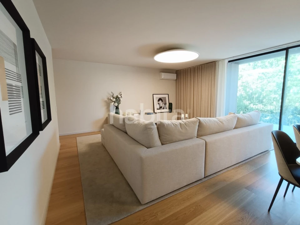 Apartamento T4 para Venda em Santa Marinha e São Pedro da Afurada Foto 1