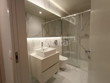 Apartamento T4 para Venda em Santa Marinha e São Pedro da Afurada