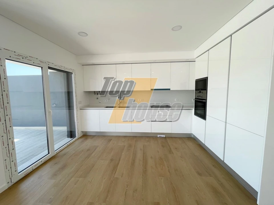 Moradia T4 para Venda em Caparica e Trafaria Foto 12