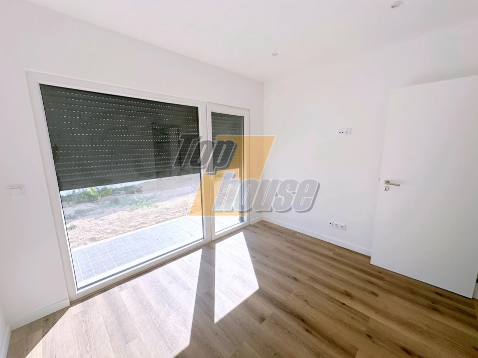 Moradia T3 para Venda em Charneca de Caparica e Sobreda Foto 8