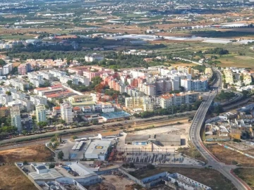 Terreno para Venda em Conceição e Estoi