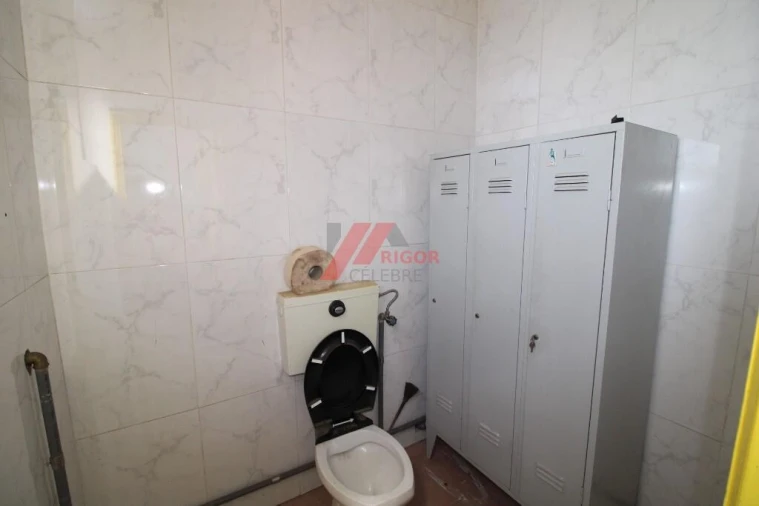 Armazém para Arrendamento em Bougado (São Martinho e Santiago) Foto 11