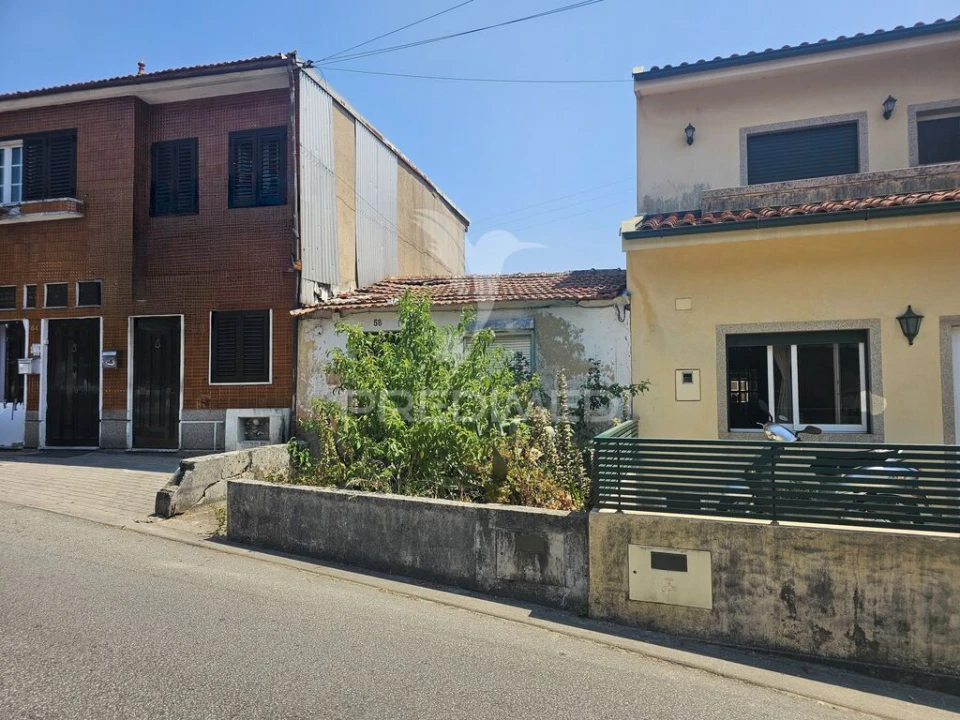 Moradia T2 para Venda em Vila Cova da Lixa e Borba de Godim Foto 2