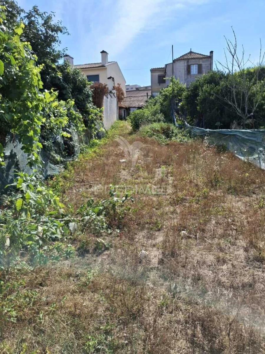 Moradia T2 para Venda em Vila Cova da Lixa e Borba de Godim Foto 1