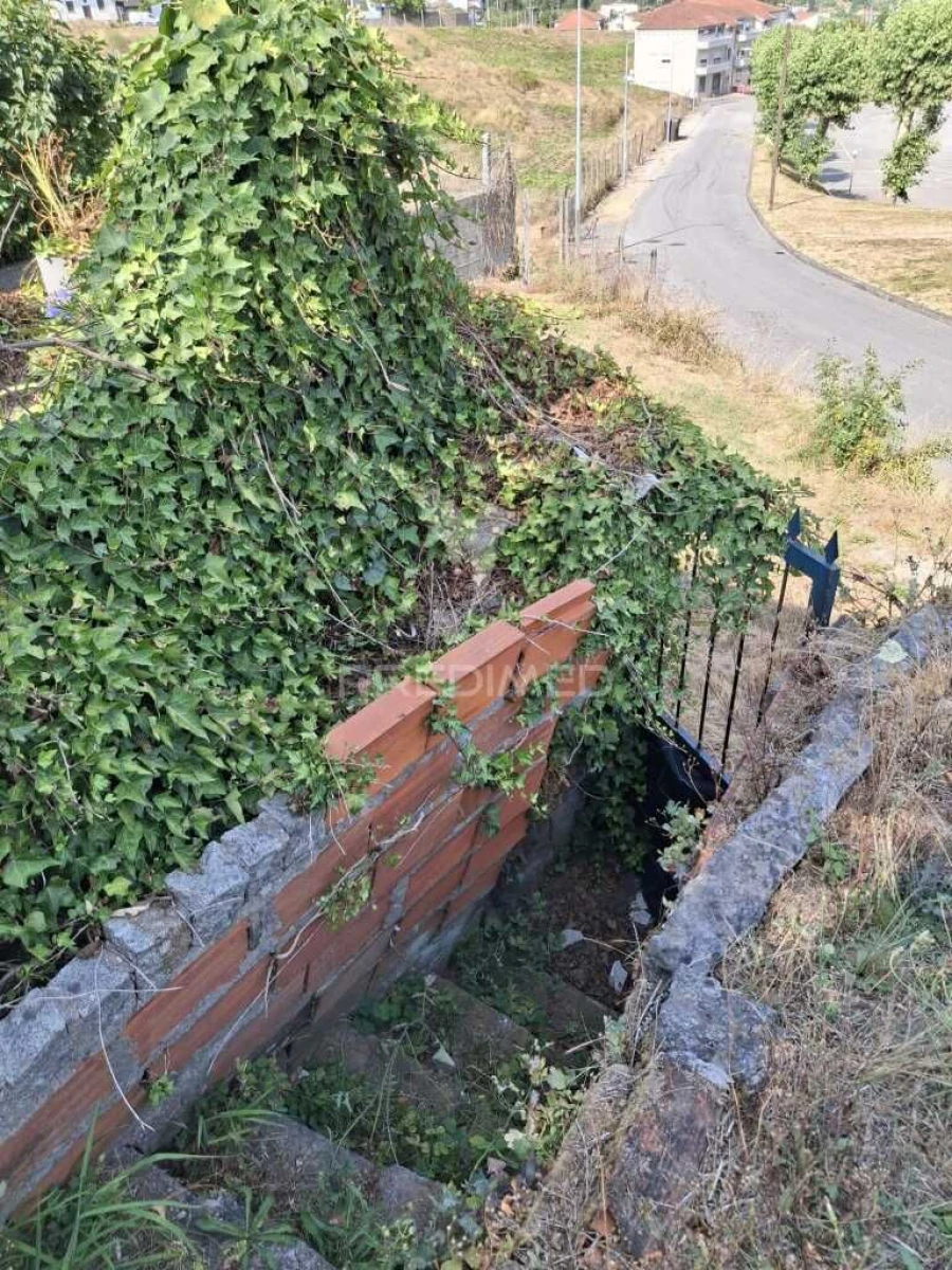 Moradia T2 para Venda em Vila Cova da Lixa e Borba de Godim Foto 2