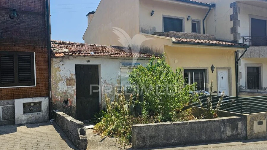 Moradia T2 para Venda em Vila Cova da Lixa e Borba de Godim