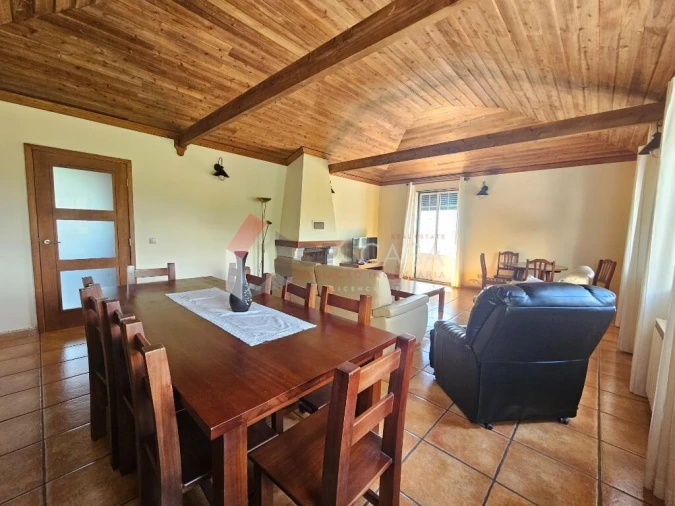 Moradia T4 para Venda em Posto Santo Foto 11