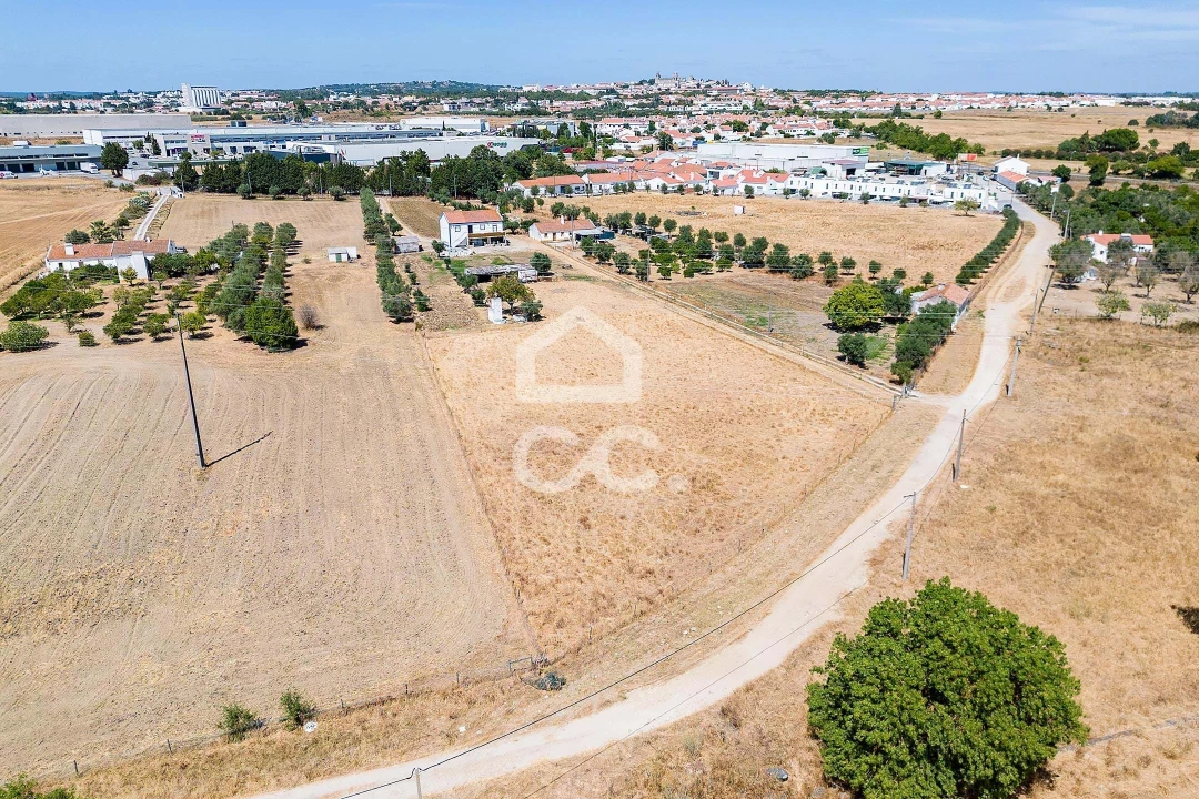 Quinta T4 para Venda em Malagueira e Horta das Figueiras Foto 55