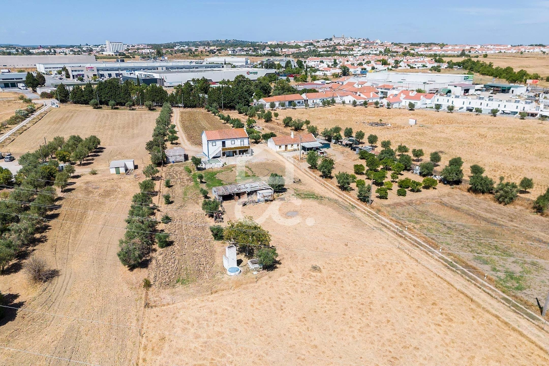 Quinta T4 para Venda em Malagueira e Horta das Figueiras Foto 57