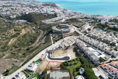 Terreno para Venda em Albufeira e Olhos de Água