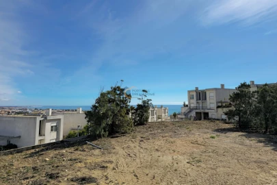 Terreno para Venda em Albufeira e Olhos de Água