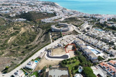 Terreno para Venda em Albufeira e Olhos de Água