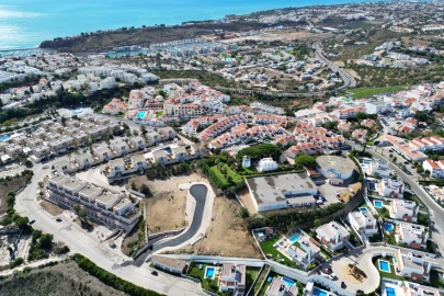 Terreno para Venda em Albufeira e Olhos de Água