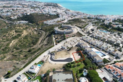 Terreno para Venda em Albufeira e Olhos de Água