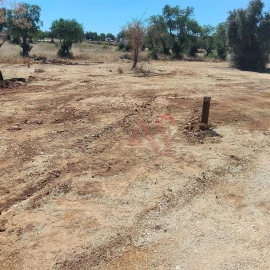 Terreno para Venda em Albufeira e Olhos de Água