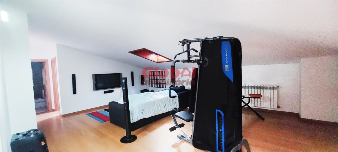 Apartamento T5 para Venda em Viseu Foto 4