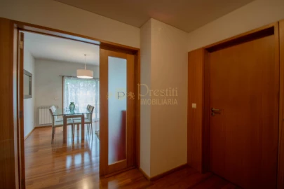 Apartamento T2 para Arrendamento em Azurem