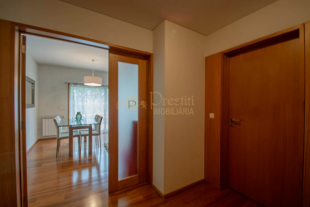 Apartamento T2 para Arrendamento em Azurem Foto 2