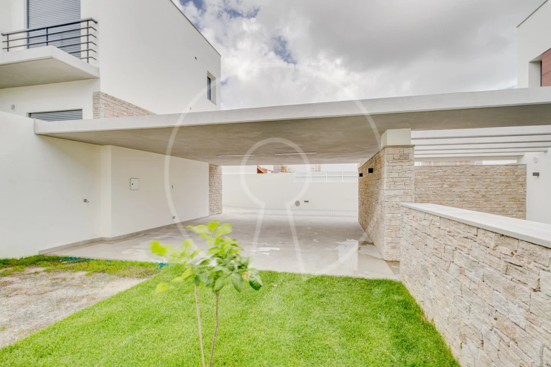 Moradia T4 para Venda em Alcabideche Foto 1