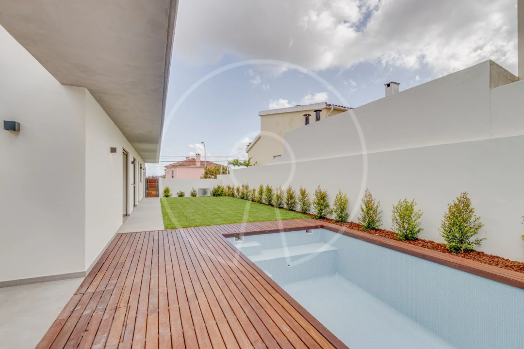 Moradia T4 para Venda em Alcabideche Foto 1
