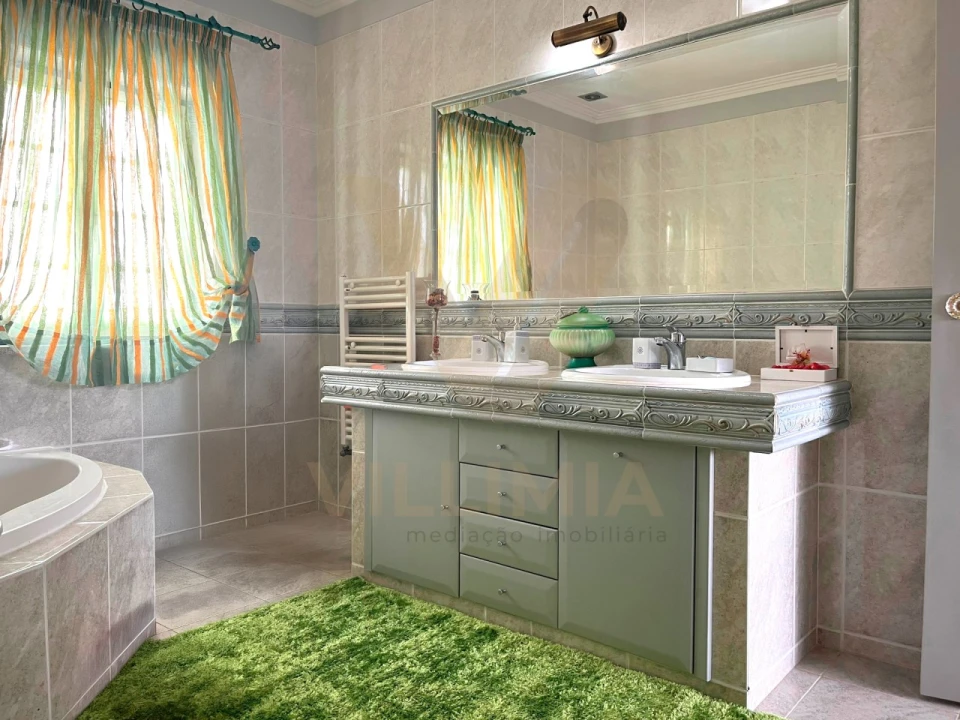 Moradia T4 para Venda em Ribeira Foto 33