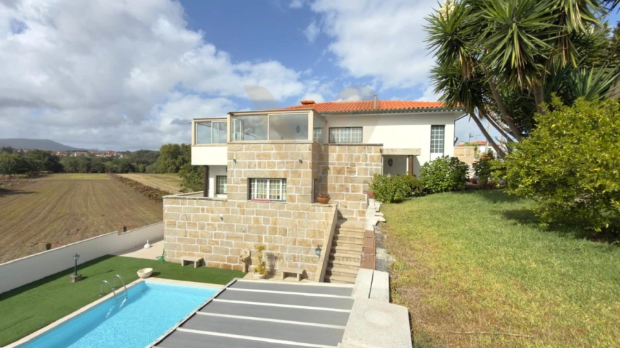 Moradia T4 para Venda em Ribeira Foto 9