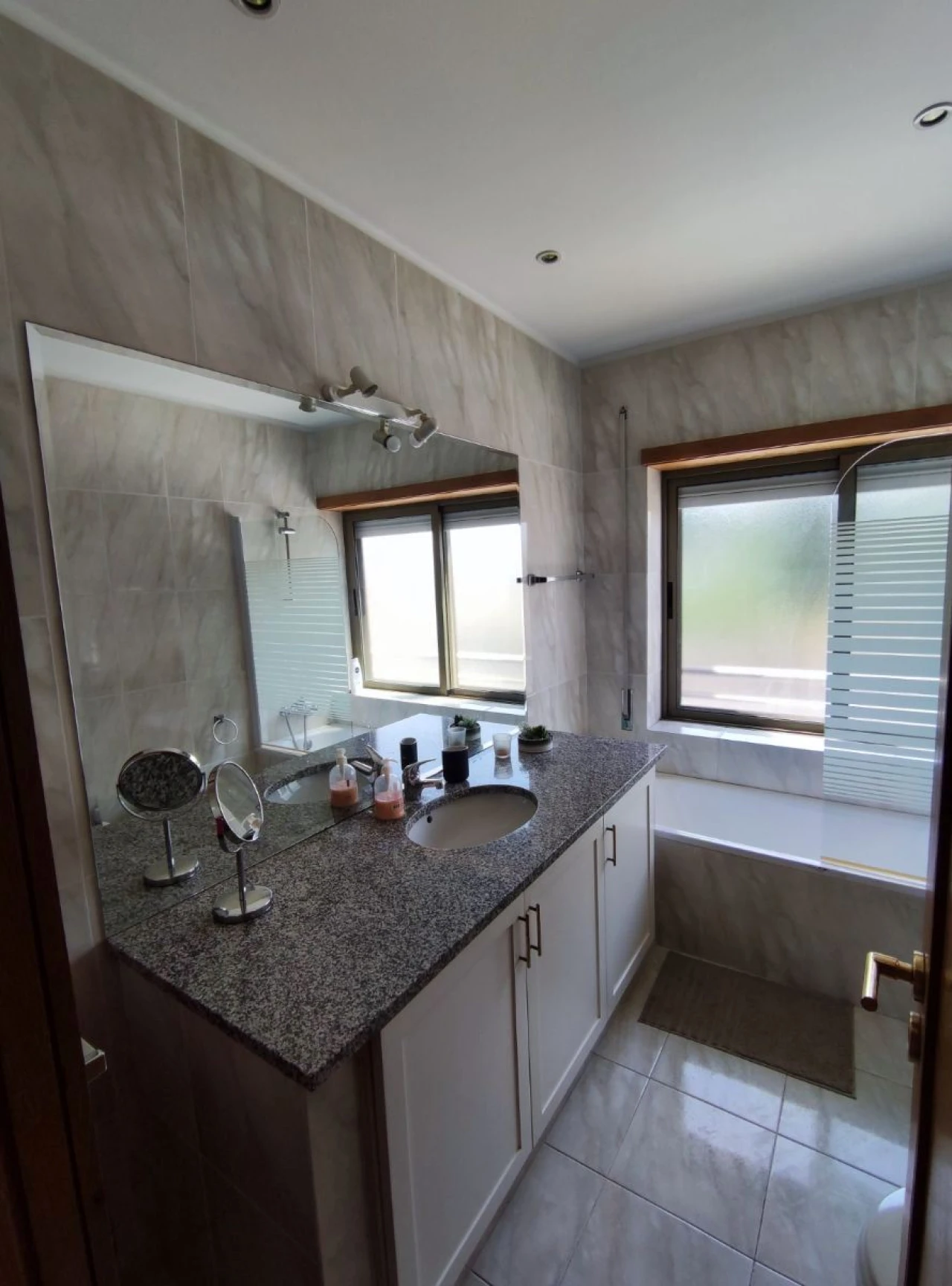 Apartamento T3 para Arrendamento em Arcozelo Foto 19