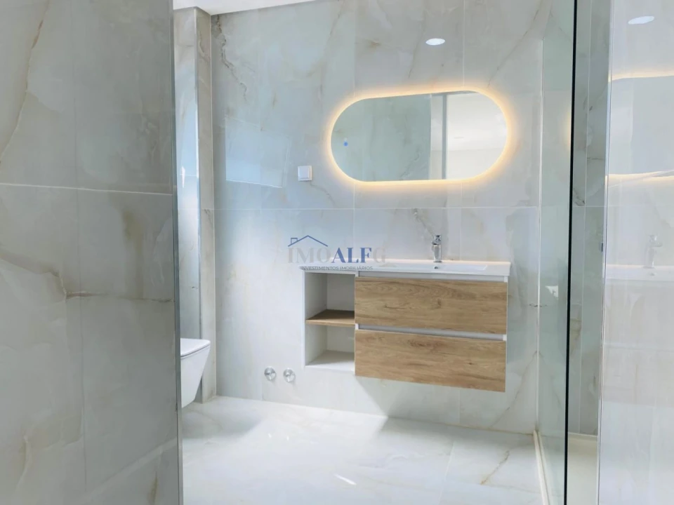 Moradia T4 para Venda em Alcochete Foto 7