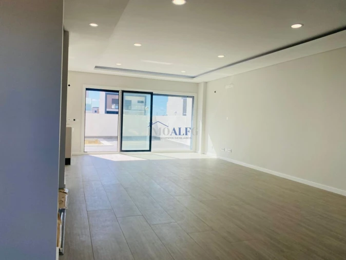 Moradia T4 para Venda em Alcochete Foto 3