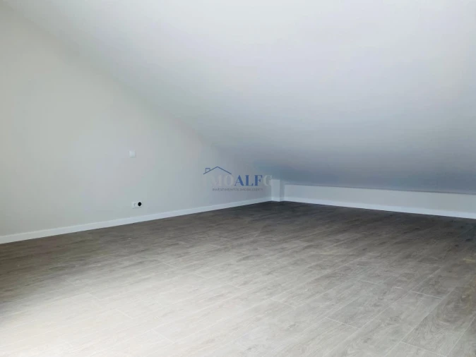 Moradia T4 para Venda em Alcochete Foto 13