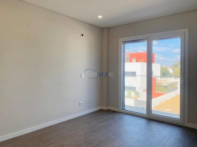 Moradia T4 para Venda em Alcochete Foto 5