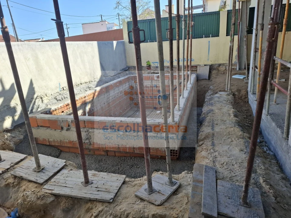 Moradia T4 para Venda em Fernao Ferro Foto 6