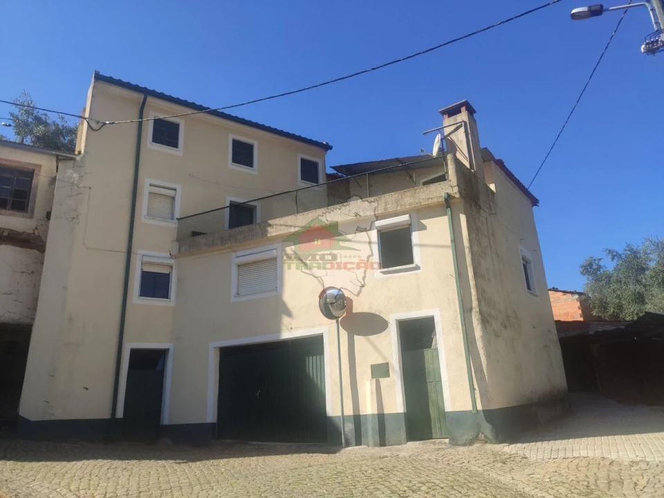 Moradia T4 para Venda em Sobreira Formosa e Alvito da Beira Foto 2