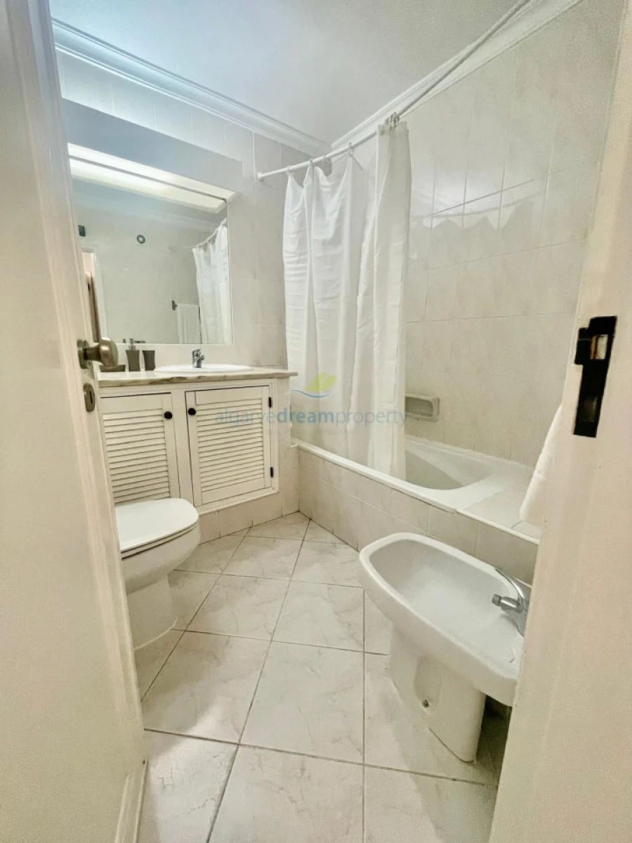 Apartamento T2 para Venda em Albufeira e Olhos de Água Foto 8