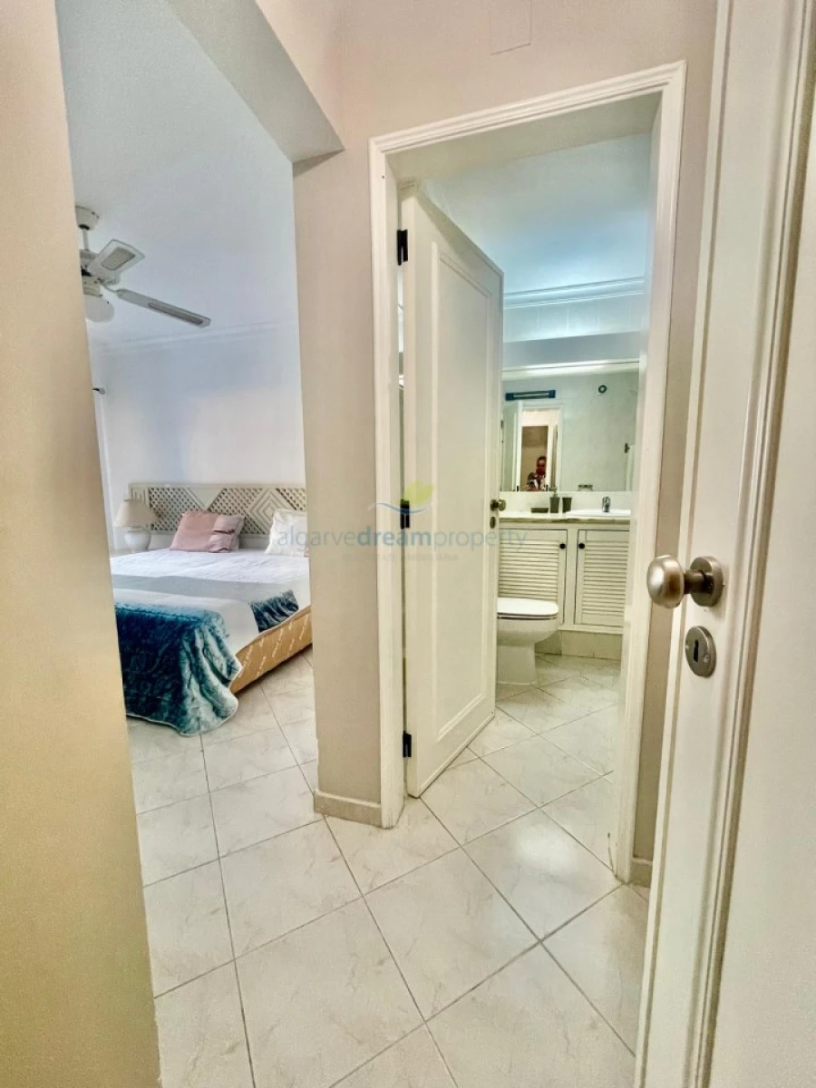 Apartamento T2 para Venda em Albufeira e Olhos de Água Foto 9