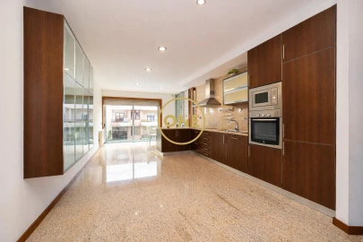 Apartamento T4 para Venda em Póvoa de Varzim, Beiriz e Argivai