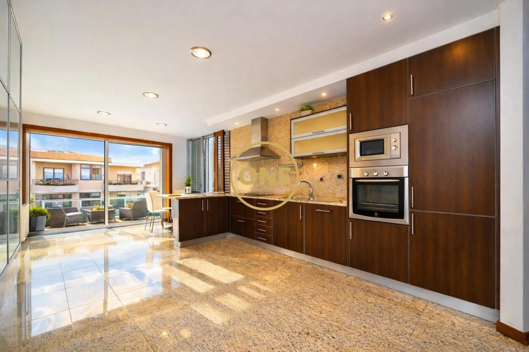 Apartamento T4 para Venda em Póvoa de Varzim, Beiriz e Argivai Foto 3