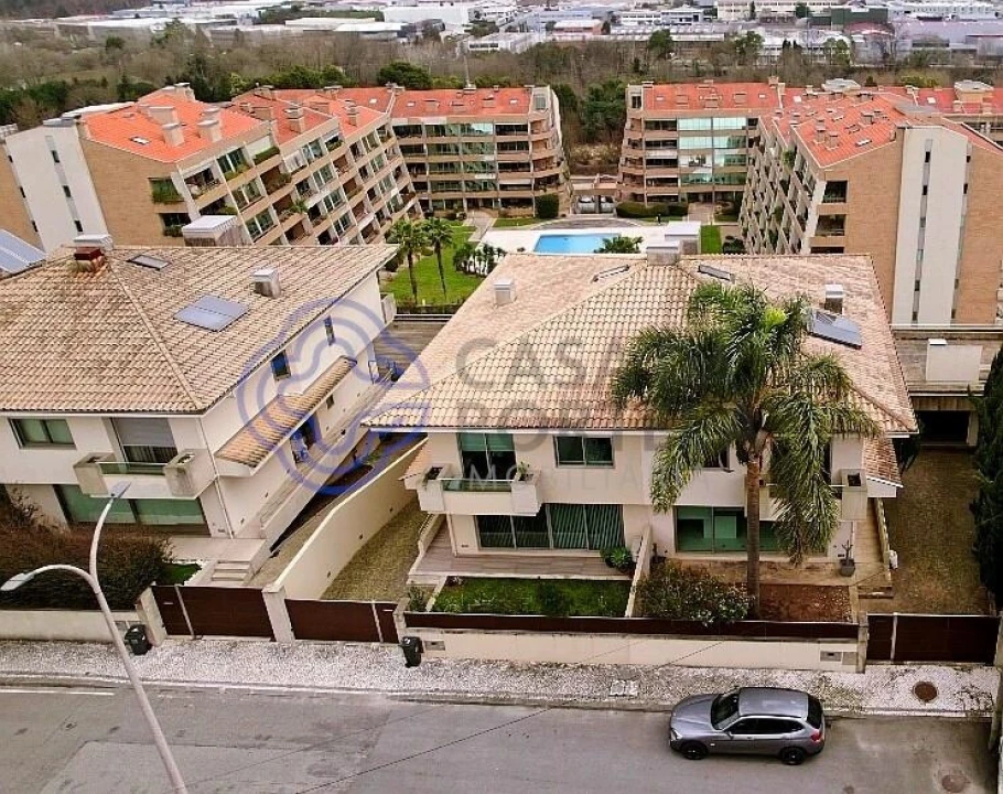 Moradia T3 para Venda em São João da Madeira Foto 1