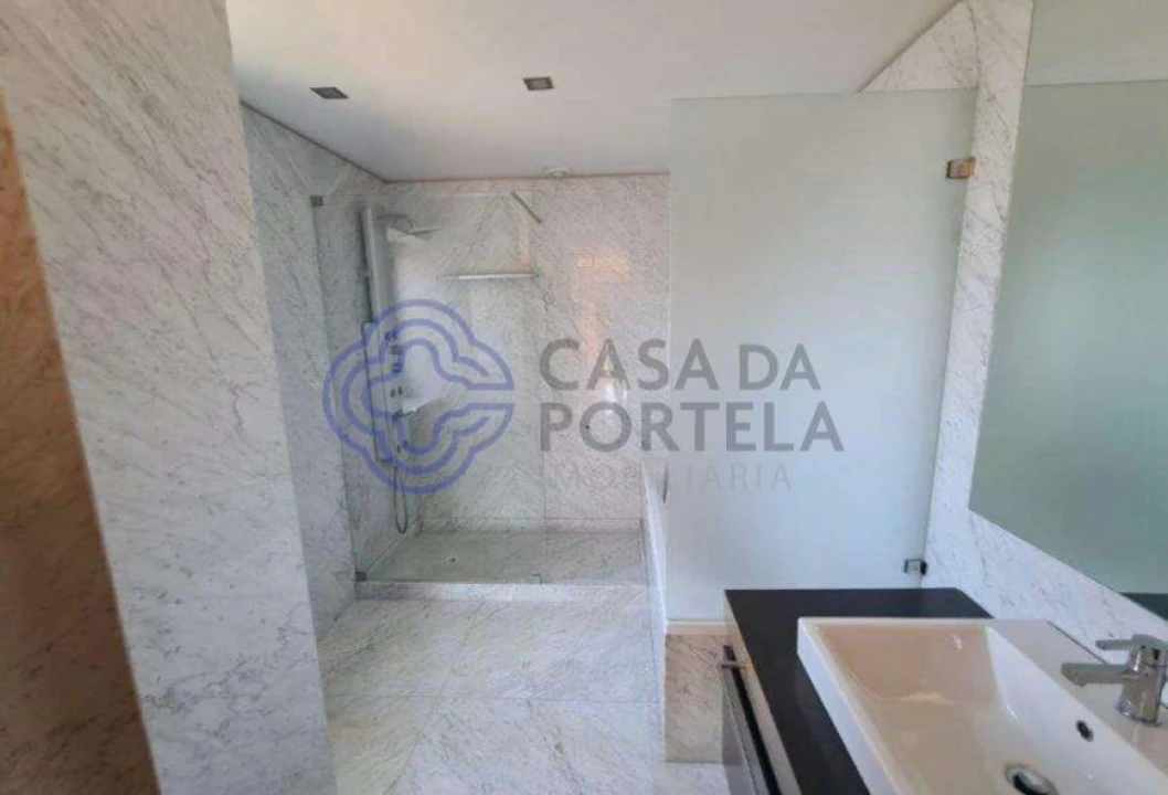 Moradia T3 para Venda em São João da Madeira Foto 30