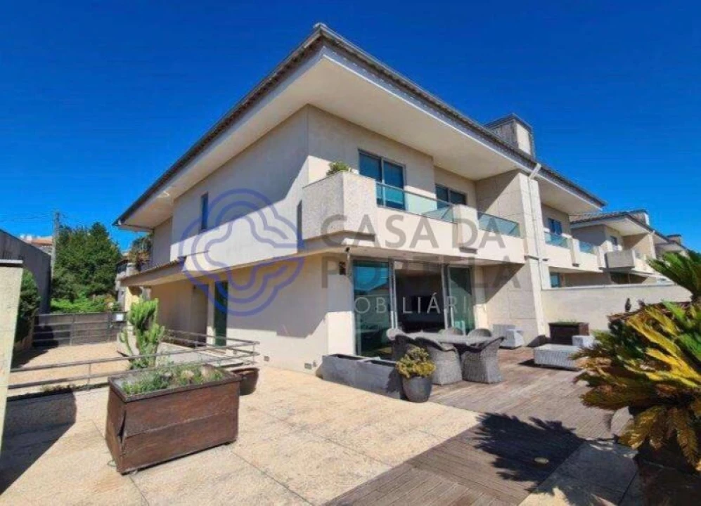 Moradia T3 para Venda em São João da Madeira Foto 1