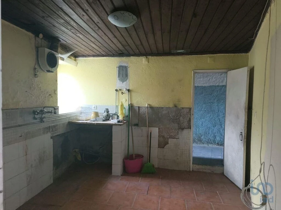 Moradia T3 para Venda em Ervedal e Vila Franca da Beira Foto 4