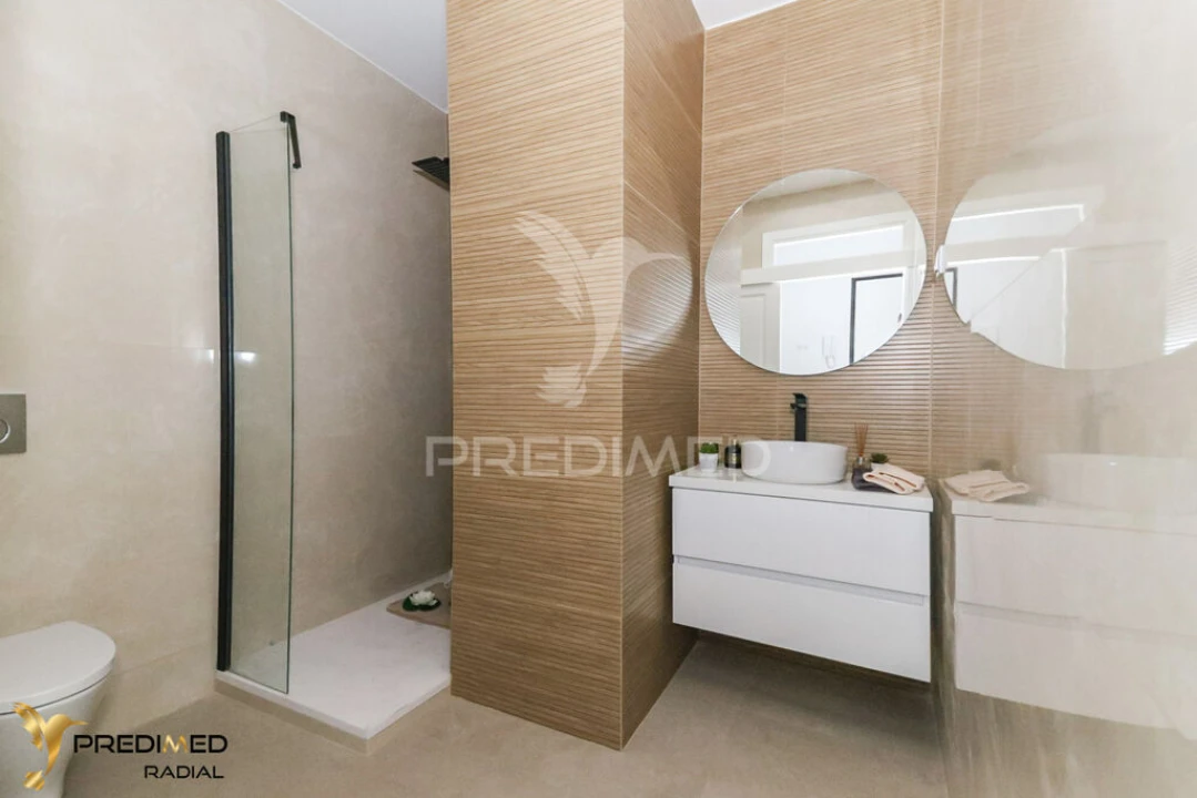 Apartamento T2 para Venda em Santo António Foto 5