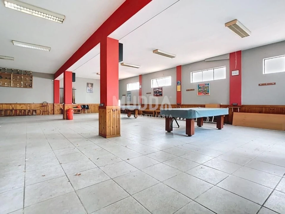 Loja para Arrendamento em Santa Maria Maior Foto 1